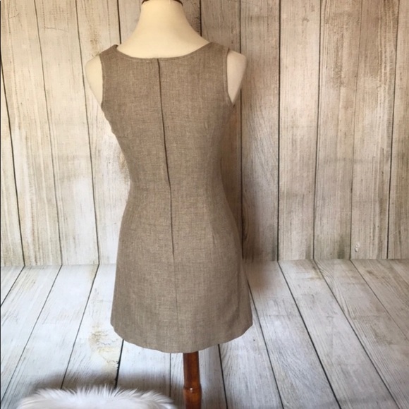 Tan sheath style dress - Picture 6 of 7